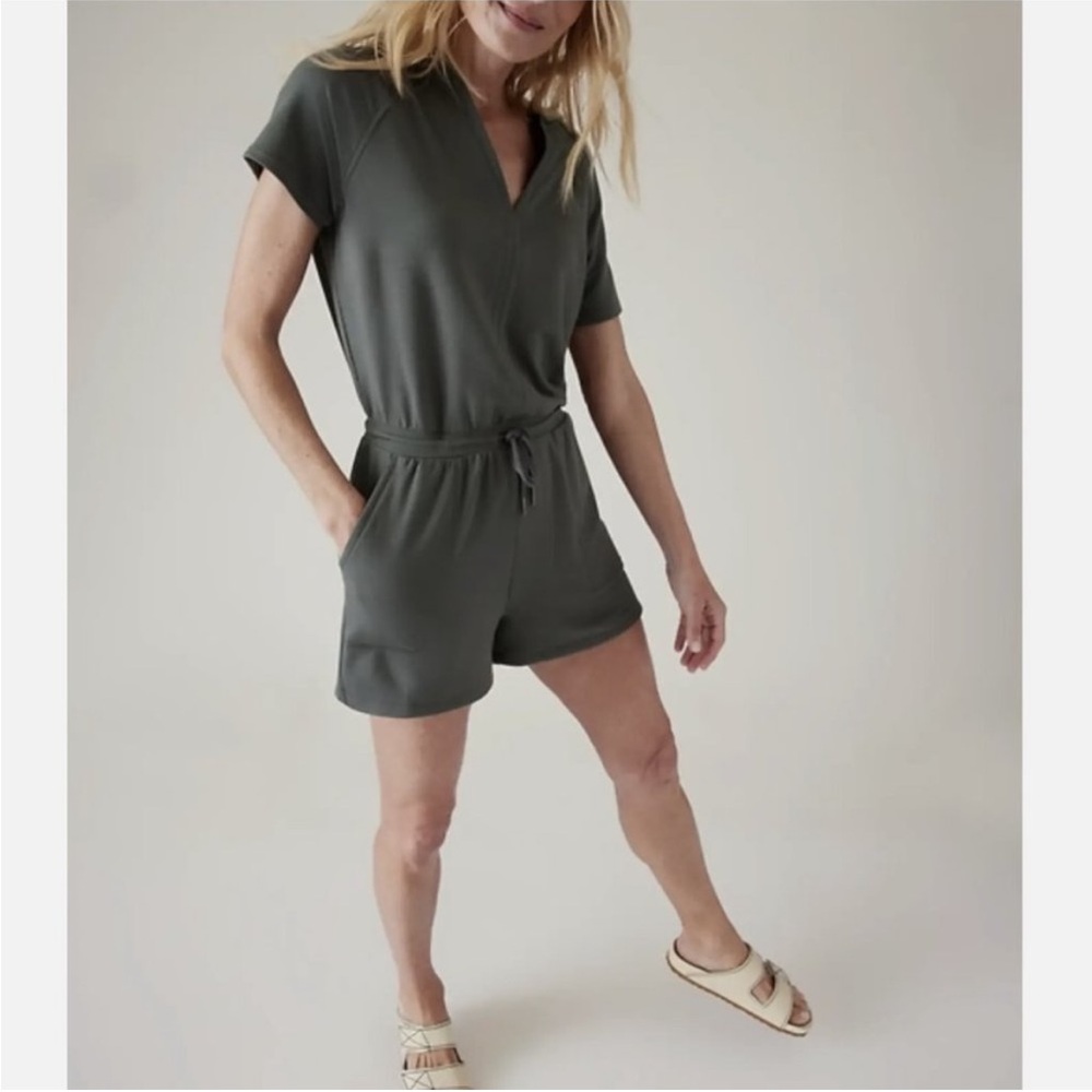 Athleta Bali Green Short Sleeve Balance Romper